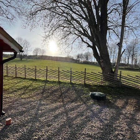 Naturskoent Boende Naera Skoevde エクステリア 写真