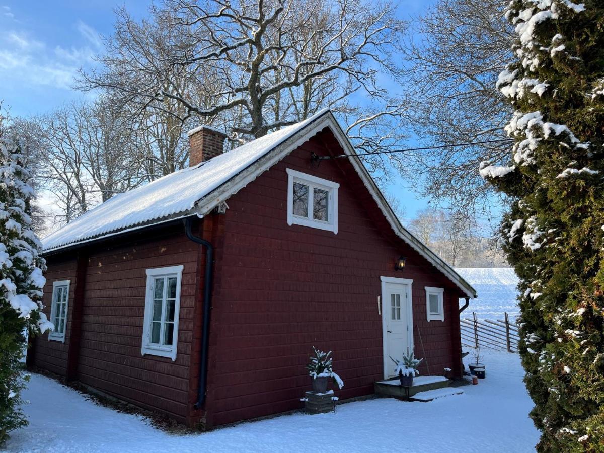 Naturskoent Boende Naera Skoevde エクステリア 写真