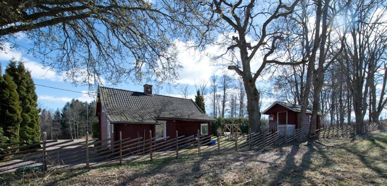 Naturskoent Boende Naera Skoevde エクステリア 写真