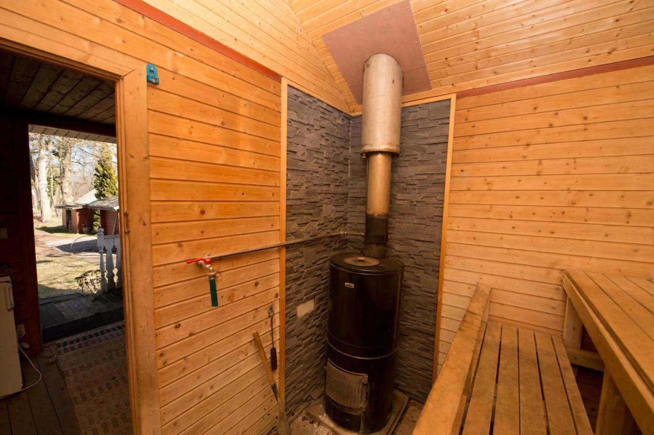 Naturskoent Boende Naera Skoevde エクステリア 写真